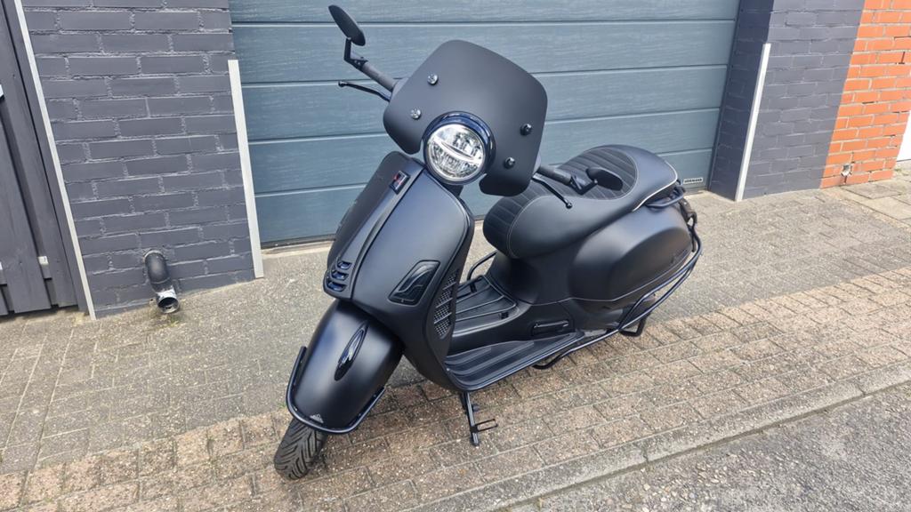 Vespa motor GTS 300 Super sport, Scooter, 300 cc, Particulier, Automaat