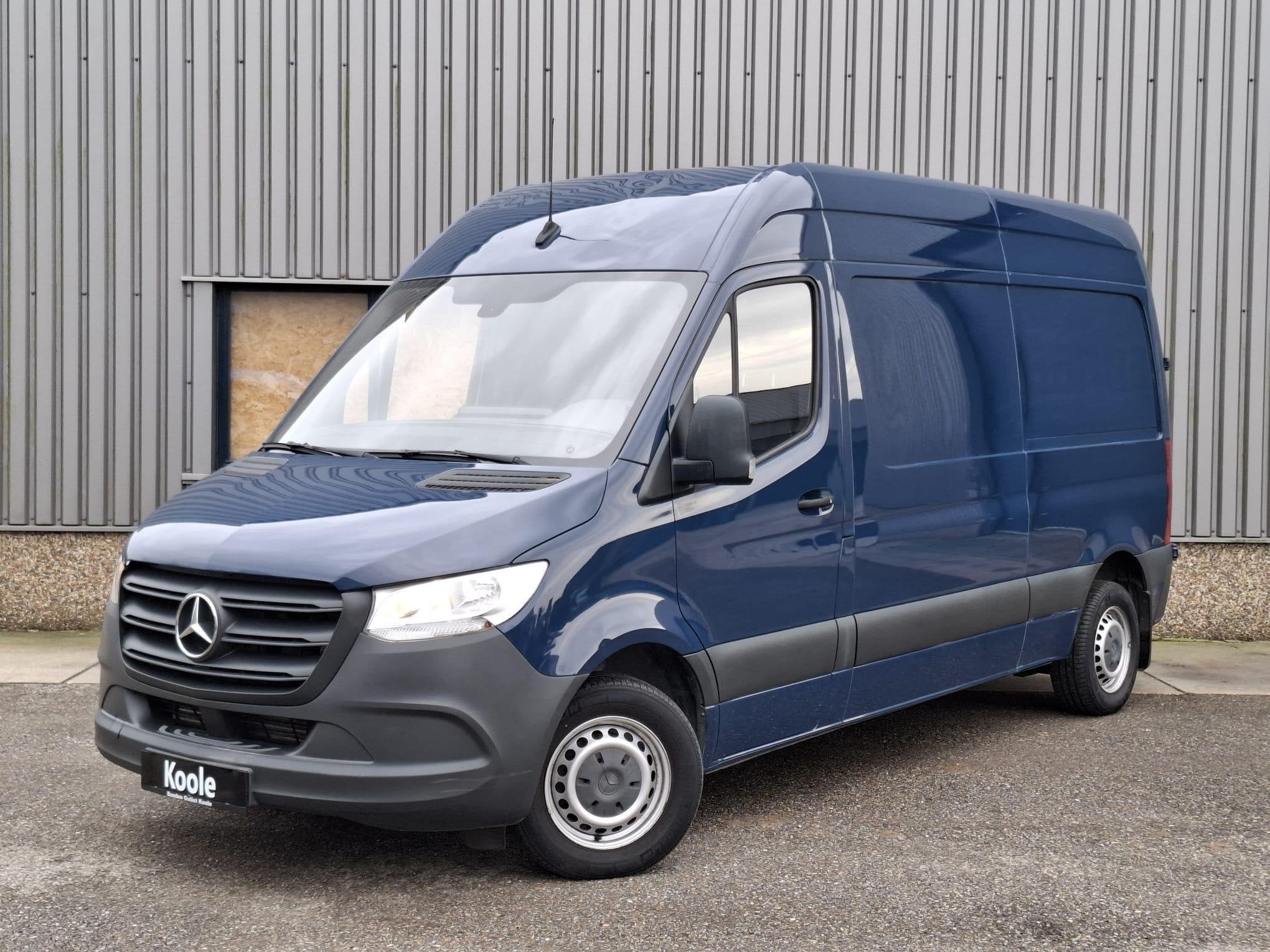 Mercedes-Benz Sprinter 311 2.2 CDI L2H2 / AIRCO / CAMERA / 3, Voorwielaandrijving, Dealer onderhouden, Stof, Gebruikt