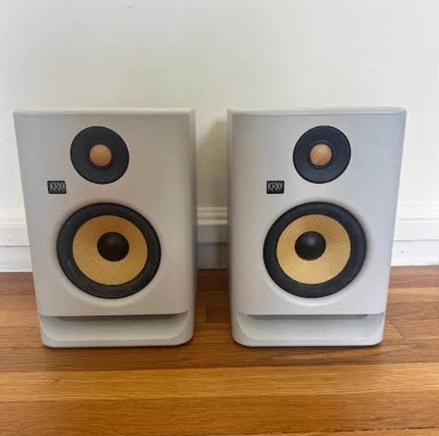 2x set KRK 5 actieve monitor speakers 4 6 DJ white wit HS5, 120 tot 150 watt, Ophalen of Verzenden, Zo goed als nieuw, KRK