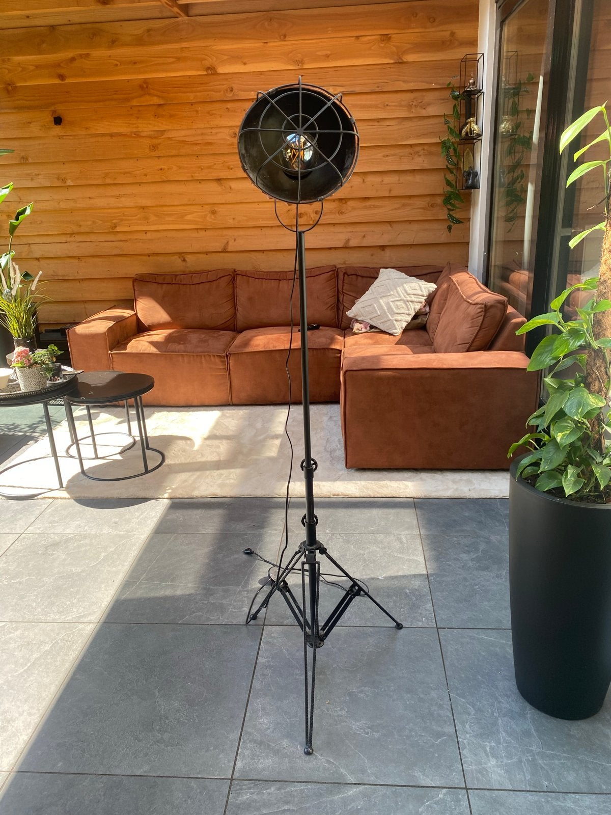 Industriële Vloerlamp Spot - Zwart Metaal & Bruin Leer, Ophalen, E27 (groot), Zo goed als nieuw, Metaal