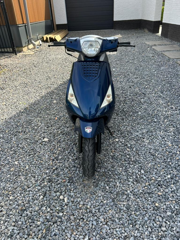 Agm sp 50, Fietsen en Brommers, Scooters | Overige merken, Zo goed als nieuw, Maximaal 45 km/u, Benzine, Ophalen