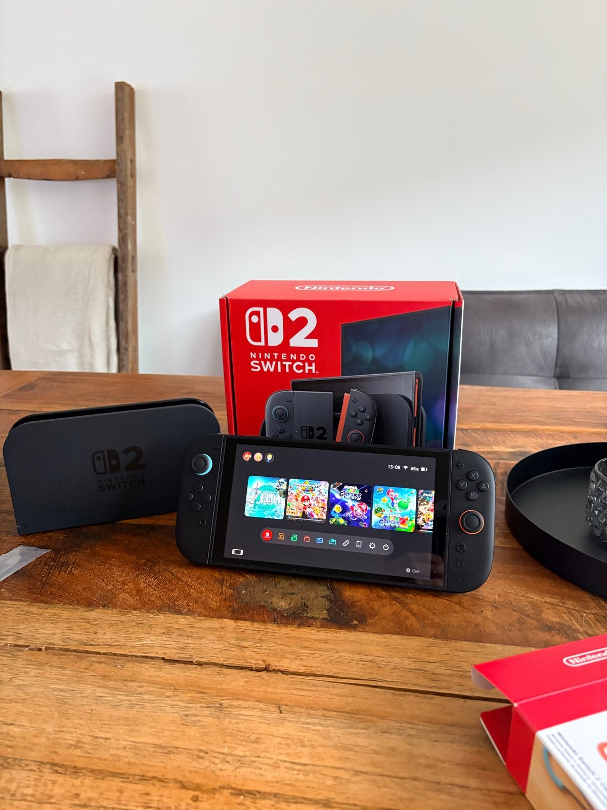 Nintendo Switch 2 + Pro controller 2 + carry case, Ophalen of Verzenden, Zo goed als nieuw, Met 1 controller, Switch Original