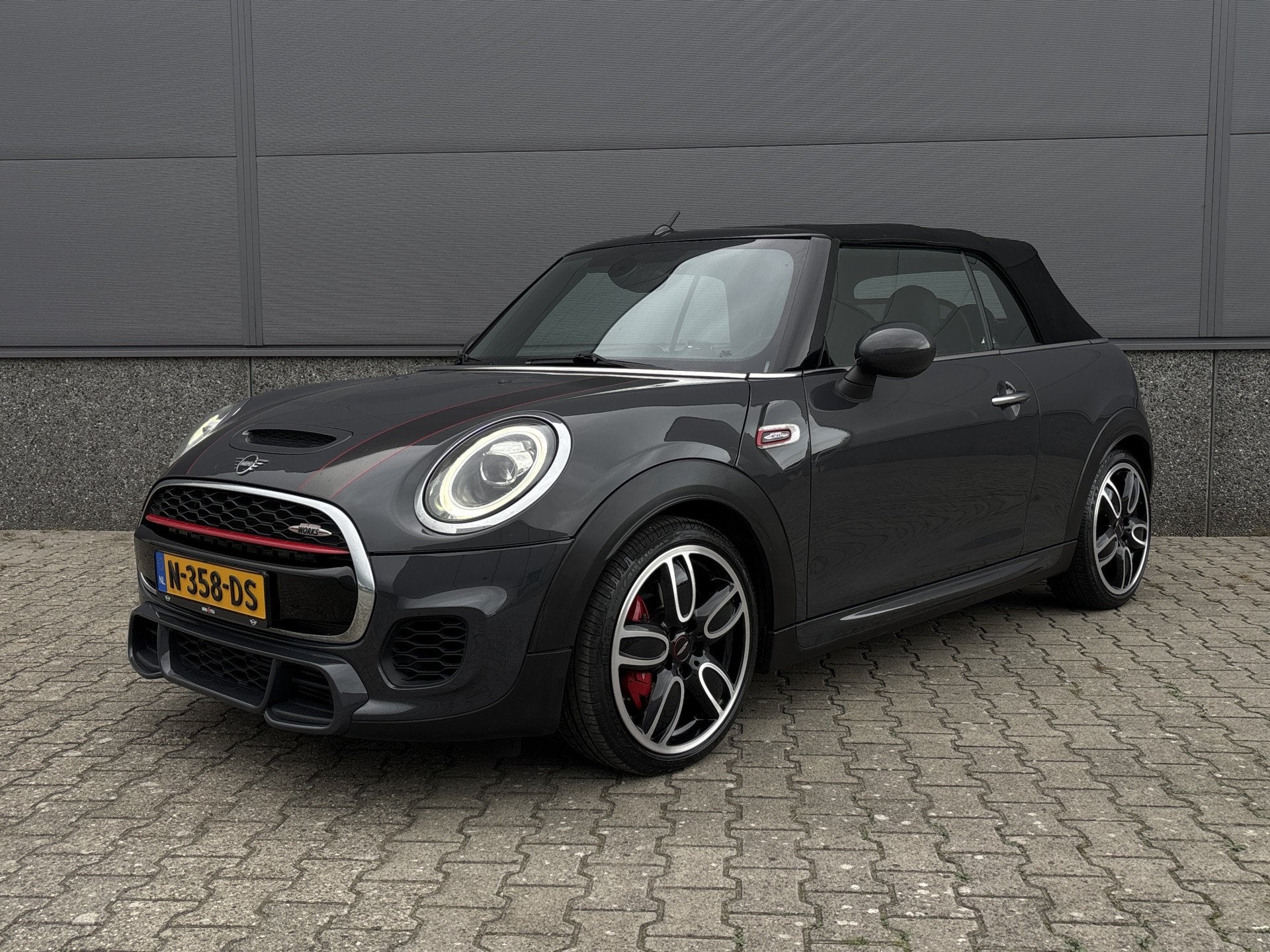 MINI Cabrio 2.0 John Cooper Works Chili - Stoelverwarming -, Auto's, 1998 cc, 232 pk, Gebruikt, 4 cilinders