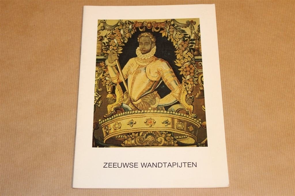 Zeeuwse Wandtapijten — Zeeuws Museum Middelburg 1984, Ophalen of Verzenden, Gelezen