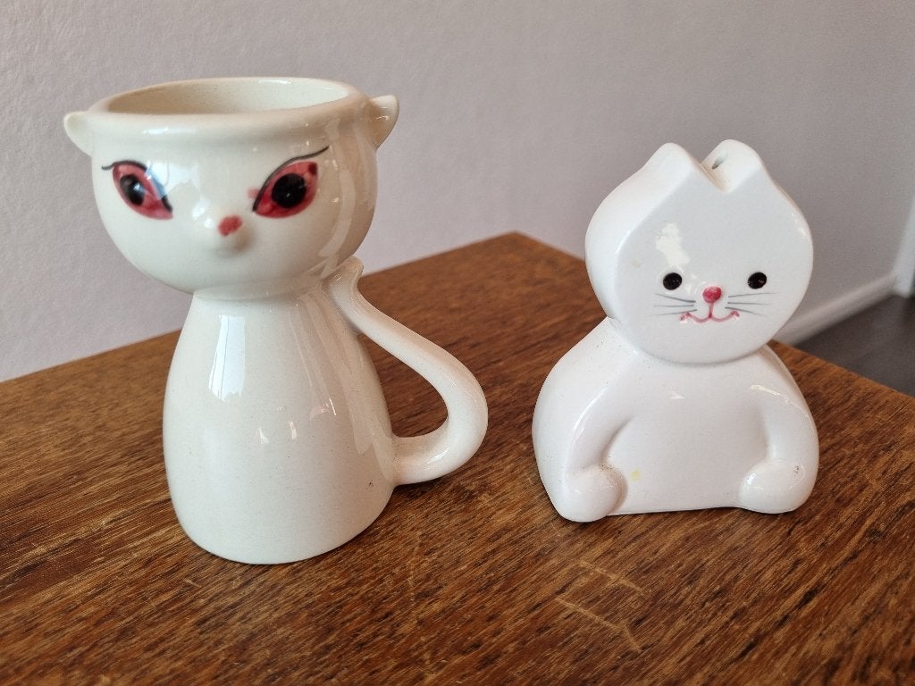 2 x Mooie Vintage Poezen Eierdop Portugal en Zoutvat Japan, Gebruikt, Overige merken, Verzenden, Keramiek