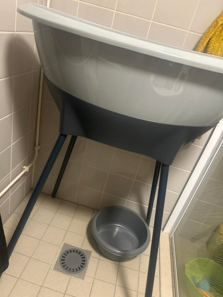 Luma Babybadje met standaard - Zo goed als kleur nieuw, Kinderen en Baby's, Badjes en Verzorging, Overige merken, Ophalen of Verzenden