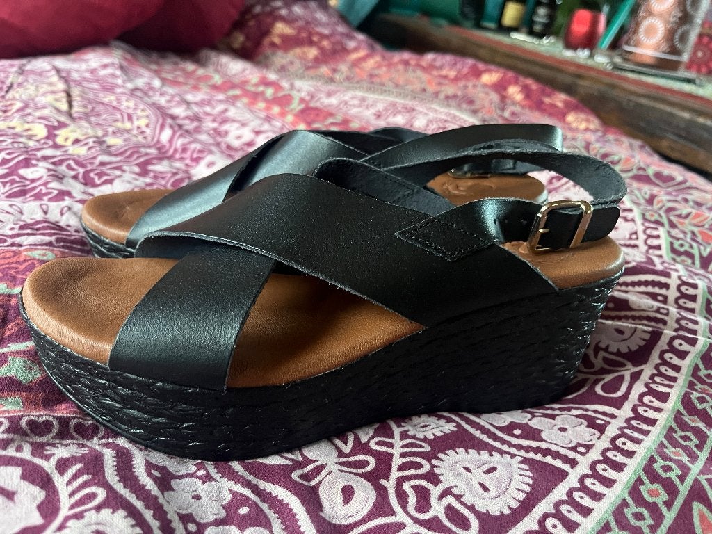 Splinternieuwe leren plateau sandalen 38 met riempje 39,99€, Noidea, Zwart, Nieuw, Sandalen of Muiltjes