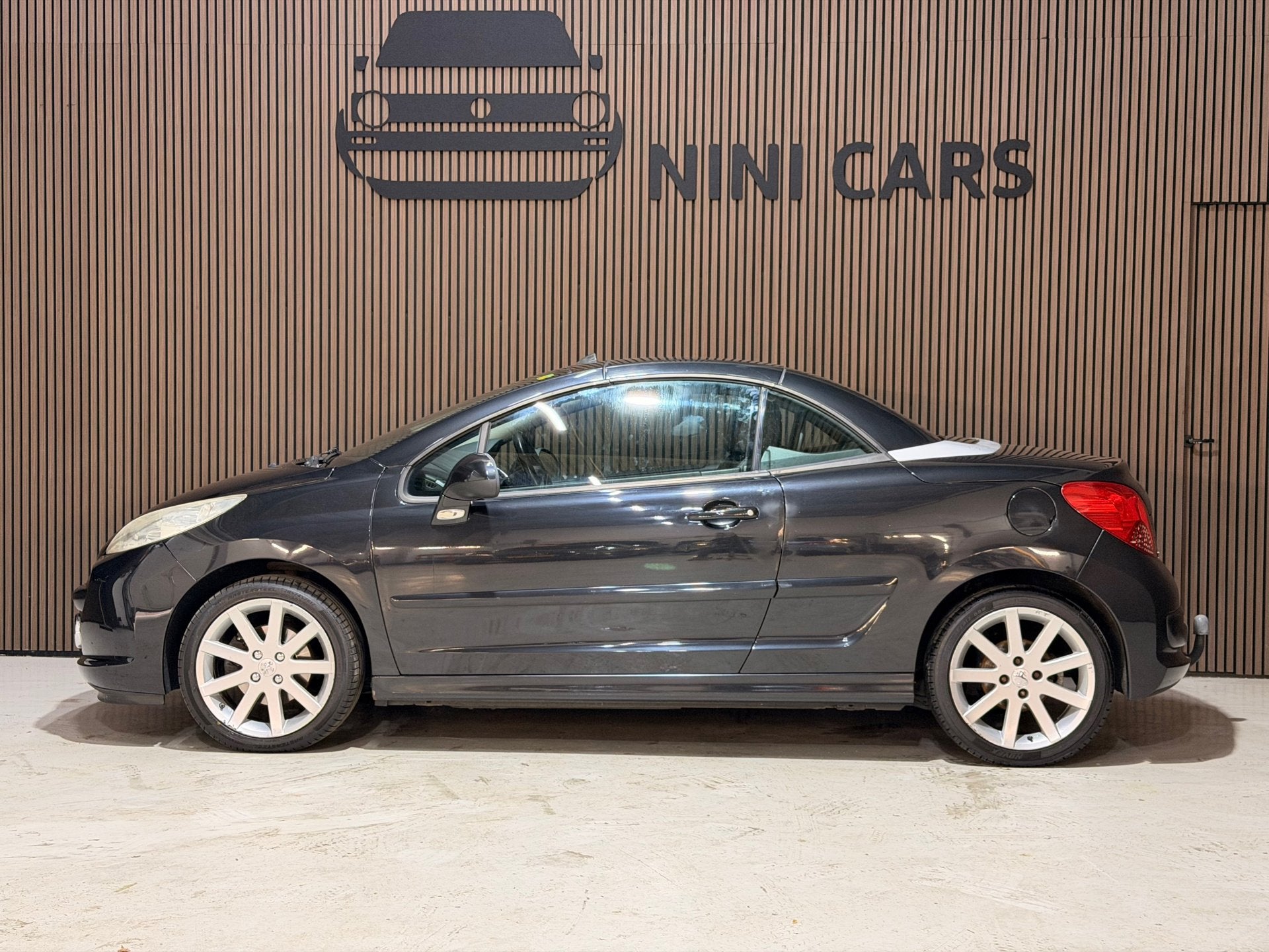 Peugeot 207 CC 1.6-16V T Roland Garros, Voorwielaandrijving, Gebruikt, 4 cilinders, 4 stoelen