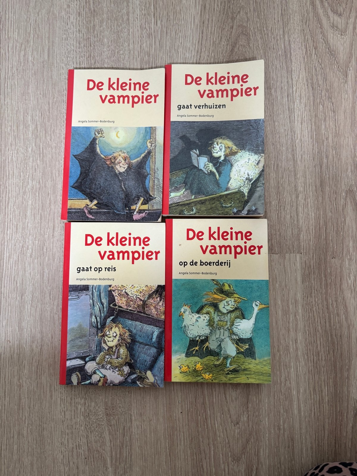 De kleine vampier - Complete set van 4 boeken, Ophalen of Verzenden, Gelezen, Fictie algemeen
