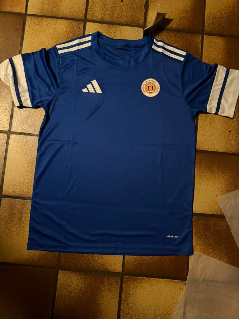 Adidas Curaçao Voetbalshirt Blauw - Maat L - NIEUW, Kleding | Heren, Sportkleding, Maat 52/54 (L), Blauw, Nieuw, Ophalen of Verzenden