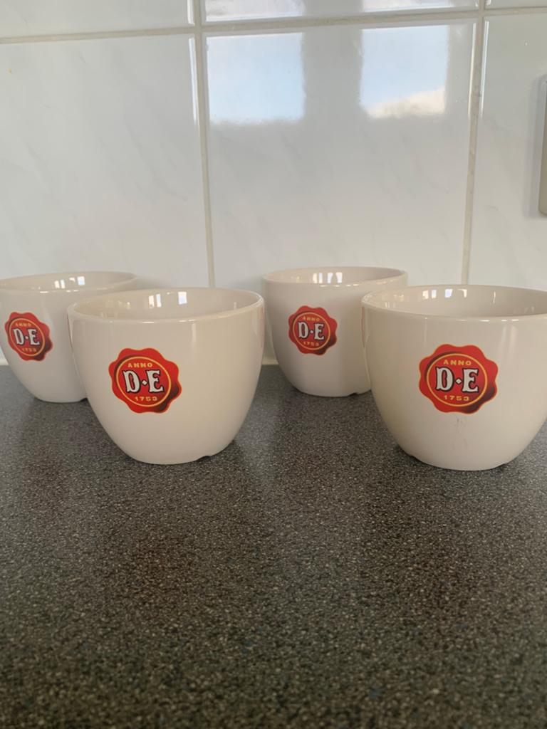 4 nieuwe mokken kopjes D-E Maastricht Mosa, Huis en Inrichting, Keuken | Servies, Ophalen of Verzenden, Nieuw, Overige stijlen