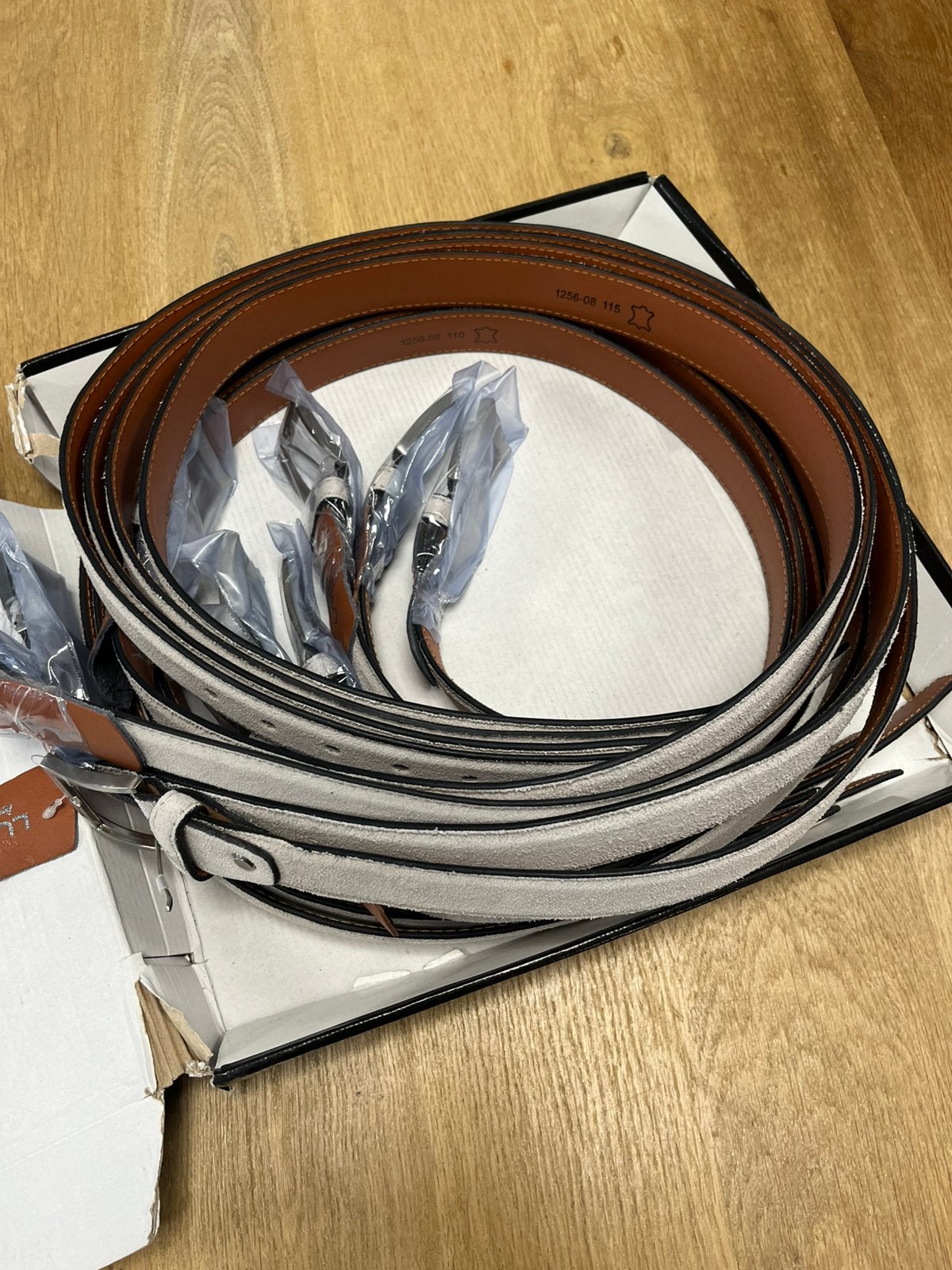 Partij 10 luxe suede lederen riemen elegant verstelbaar, Kleding | Heren, Ophalen of Verzenden, Zo goed als nieuw, Riem of Ceintuur