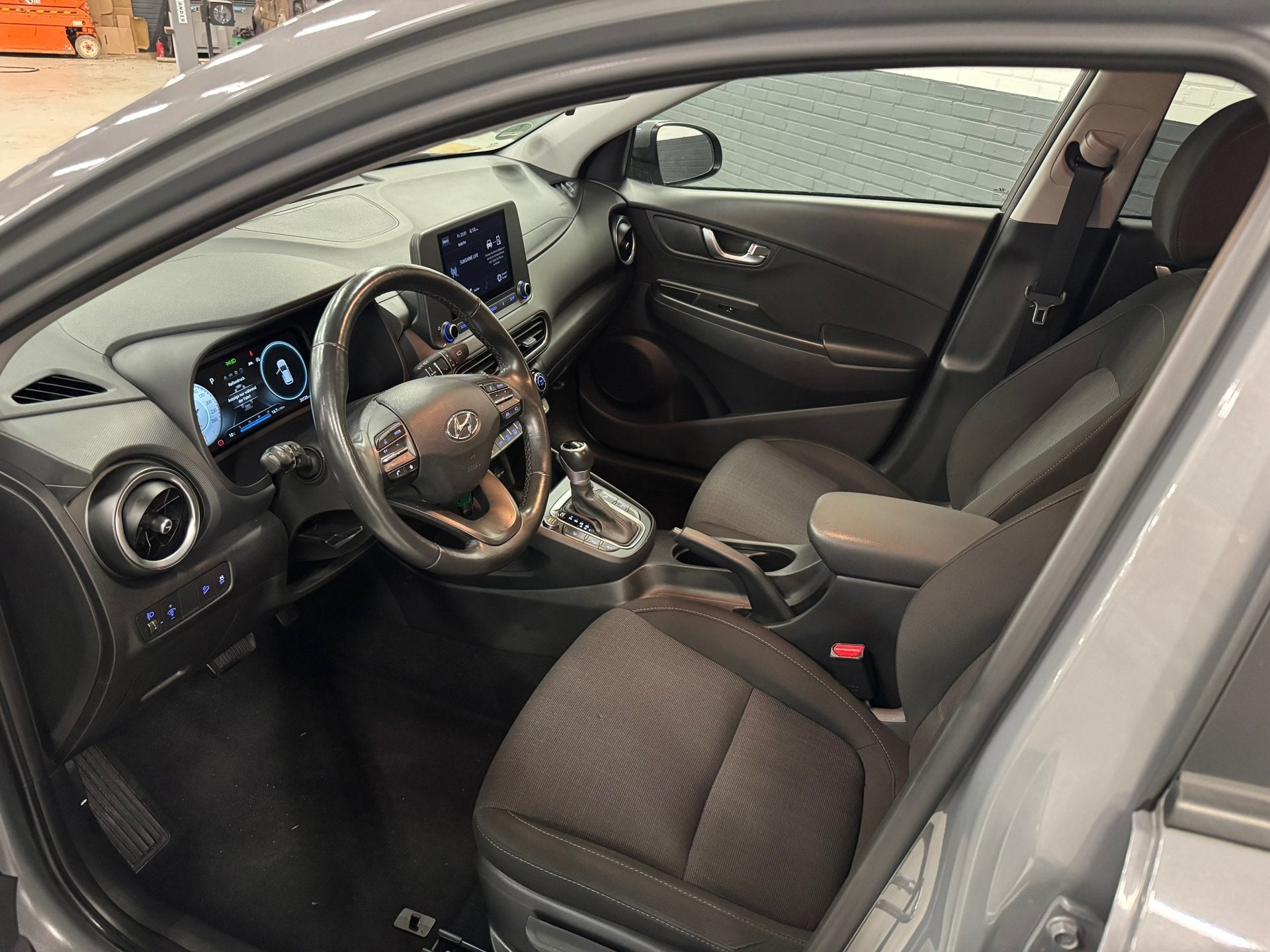 Foto 2 van Hyundai Kona 1.0 T-GDI Automaat / Navi / Camera / Clima