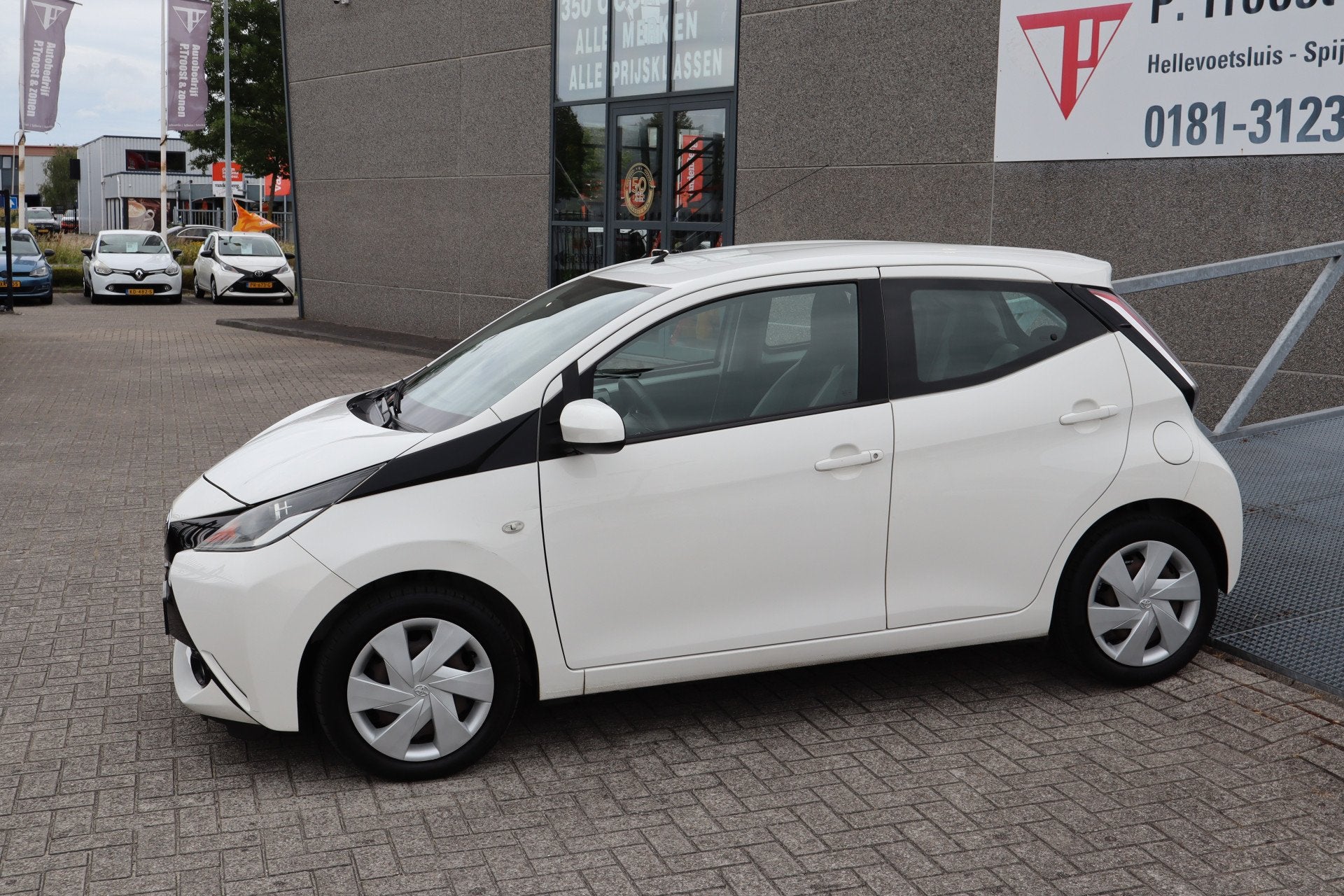 Toyota Aygo 1.0 VVT-i x-play Achteruitrijcamera/App connect/, Auto's, Toyota, Voorwielaandrijving, 12 maanden, Stof, Gebruikt
