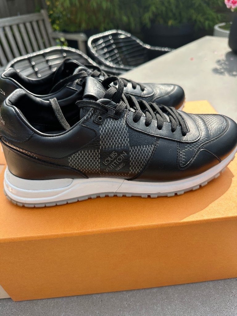 Louis Vuitton run away trainers maat 43/8, Ophalen, Zwart, Louis Vuitton, Sneakers of Gympen