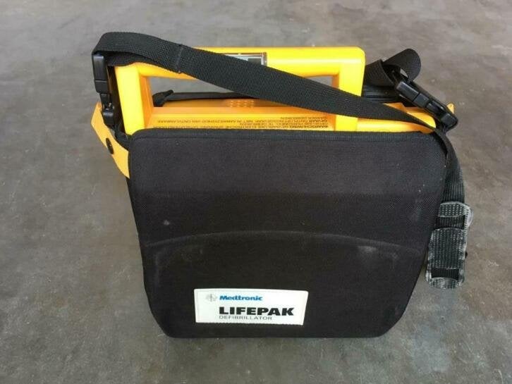 AED Medtronic Fysiocontrol Lifepak 500 bifasisch, Niet ingevuld, Gebruikt, Niet ingevuld, Ophalen of Verzenden
