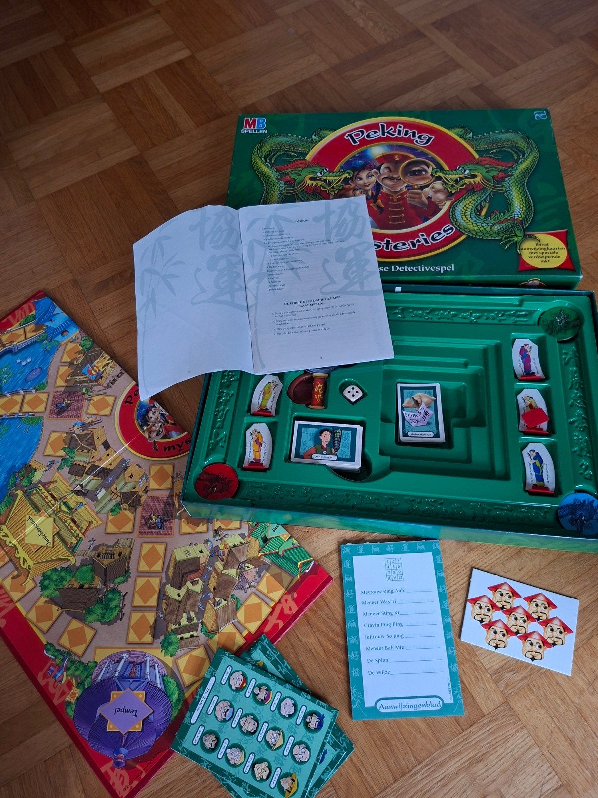 Peking Mysteries - Het Chinese Detectivespel, Hobby en Vrije tijd, Drie of vier spelers, Ophalen of Verzenden, Zo goed als nieuw