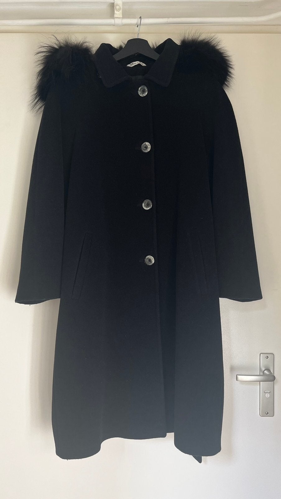 Mooie Italiaanse mantel van kasjmier, Ophalen of Verzenden, Zo goed als nieuw, Maat 38/40 (M), Zwart