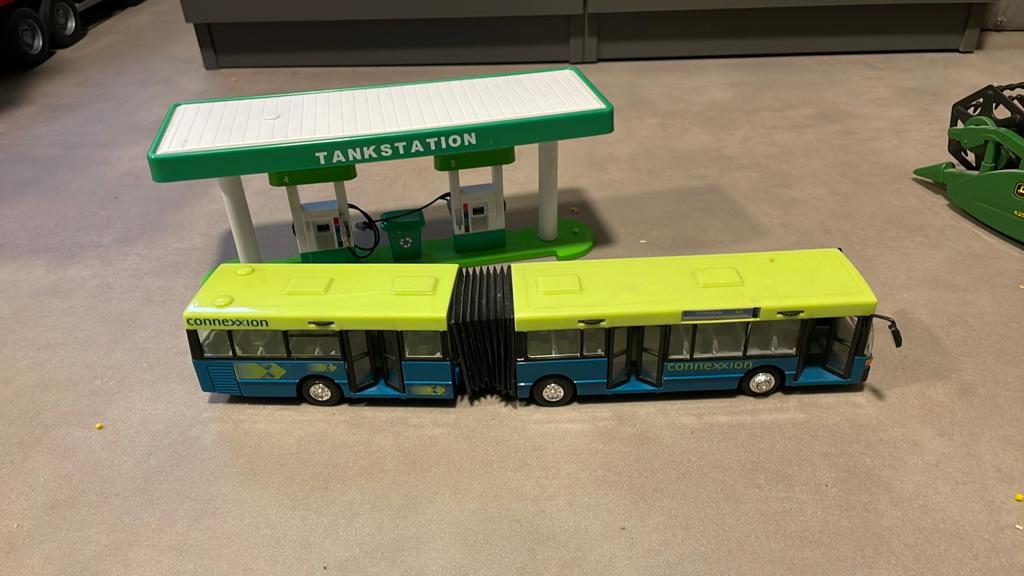 Connexxion bus mee tankstation, Ophalen of Verzenden, Zo goed als nieuw