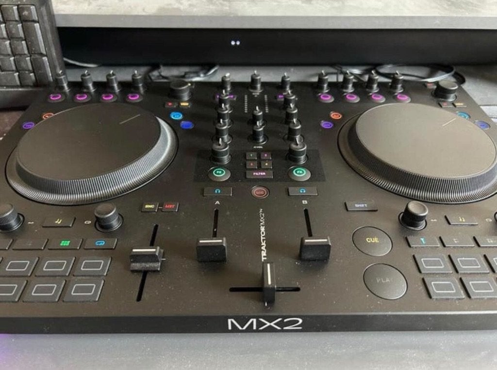 Native instruments TRAKTOR MX2 DJ Controller met Traktor Pro, Muziek en Instrumenten, Dj-sets en Draaitafels, Zo goed als nieuw