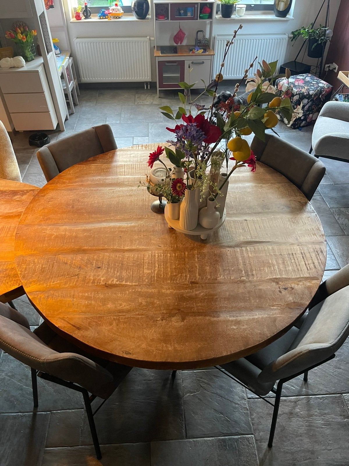 Robuuste ronde mango houten tafel, doorsnee 140cm, Ophalen, Zo goed als nieuw, Rond, 100 tot 150 cm