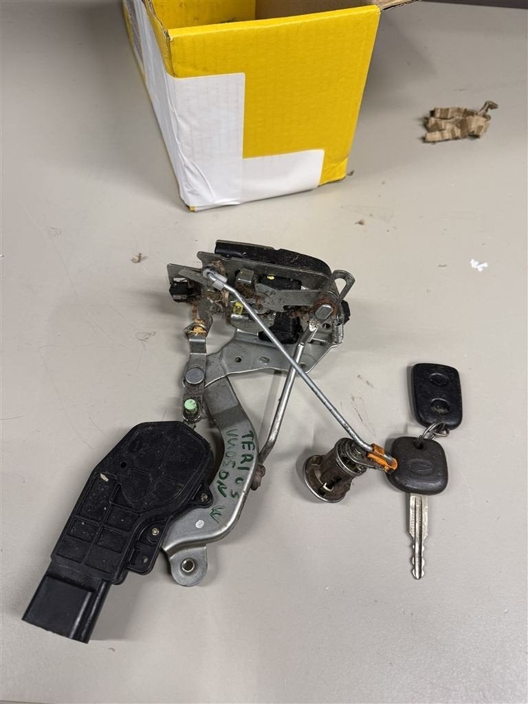 2005 daihatsu terios - achterklepslot mechanisme - cilinder, Ophalen of Verzenden, Nieuw