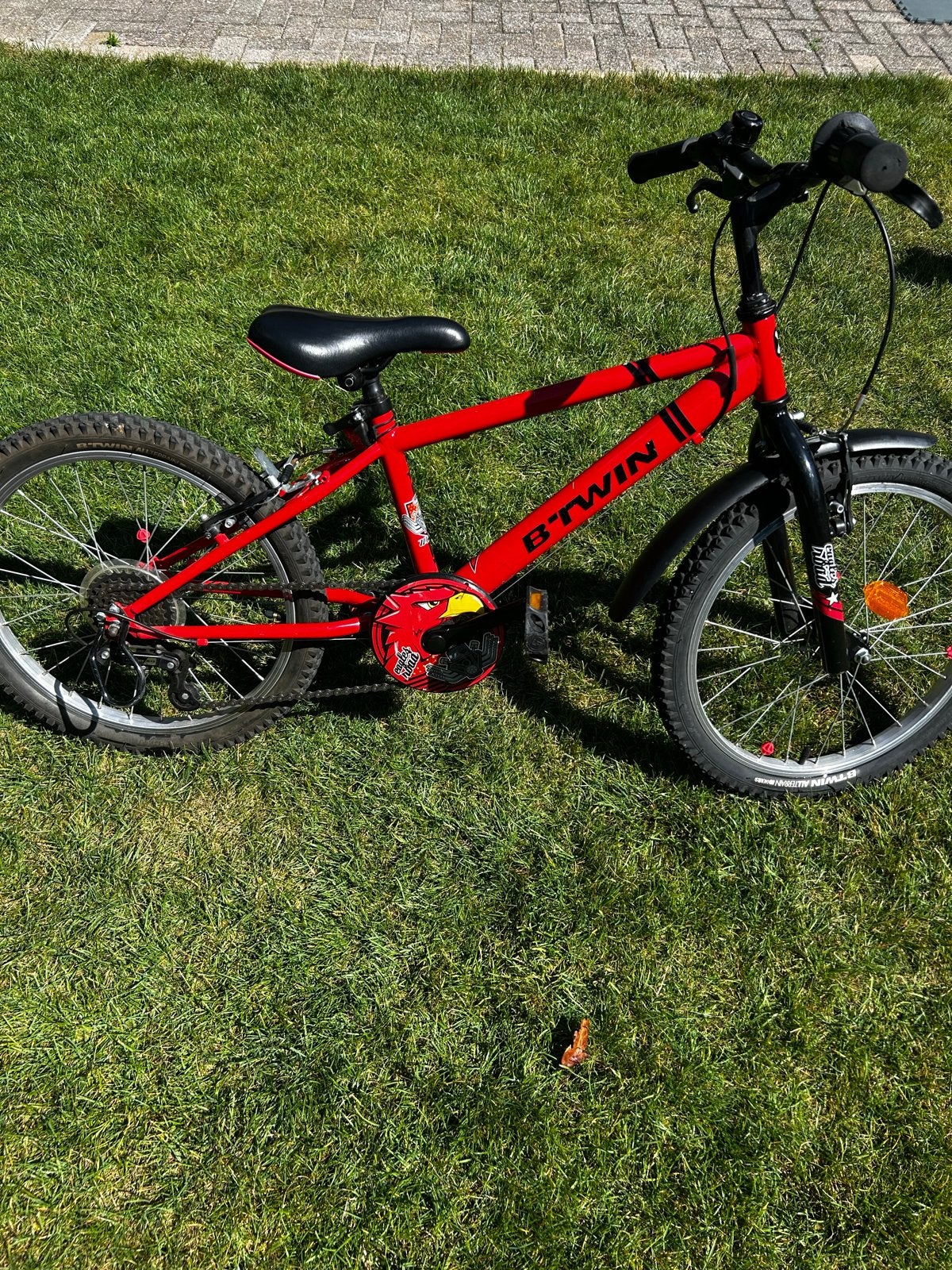 B'twin kinderfiets 20 inch rood, Ophalen, Gebruikt, Velgrem, 20 inch of meer