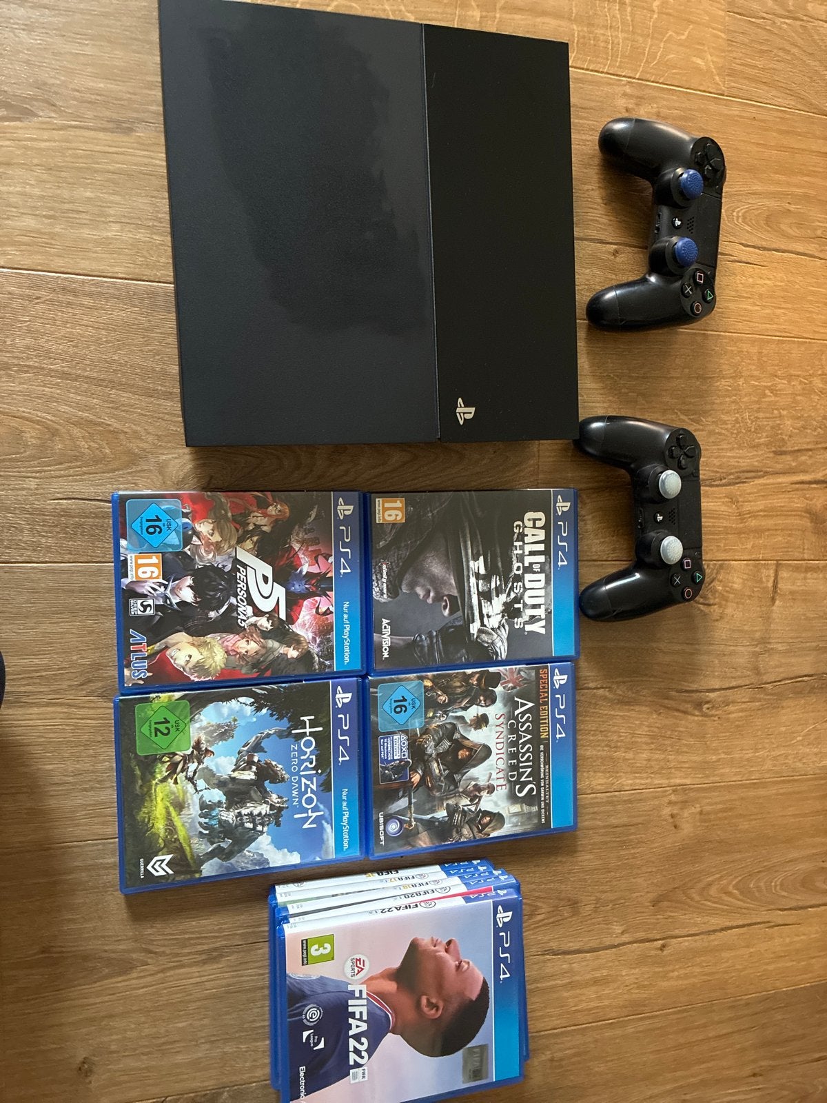 PlayStation 4 met 2 controllers en diverse games