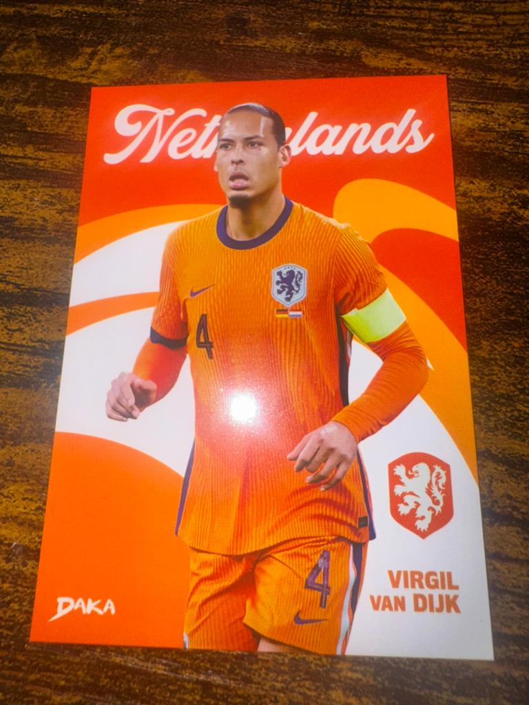 Virgil van Dijk Spelerskaart - Netherlands DAKA, Verzamelen, Sportartikelen en Voetbal, Zo goed als nieuw, Spelerskaart, Overige binnenlandse clubs