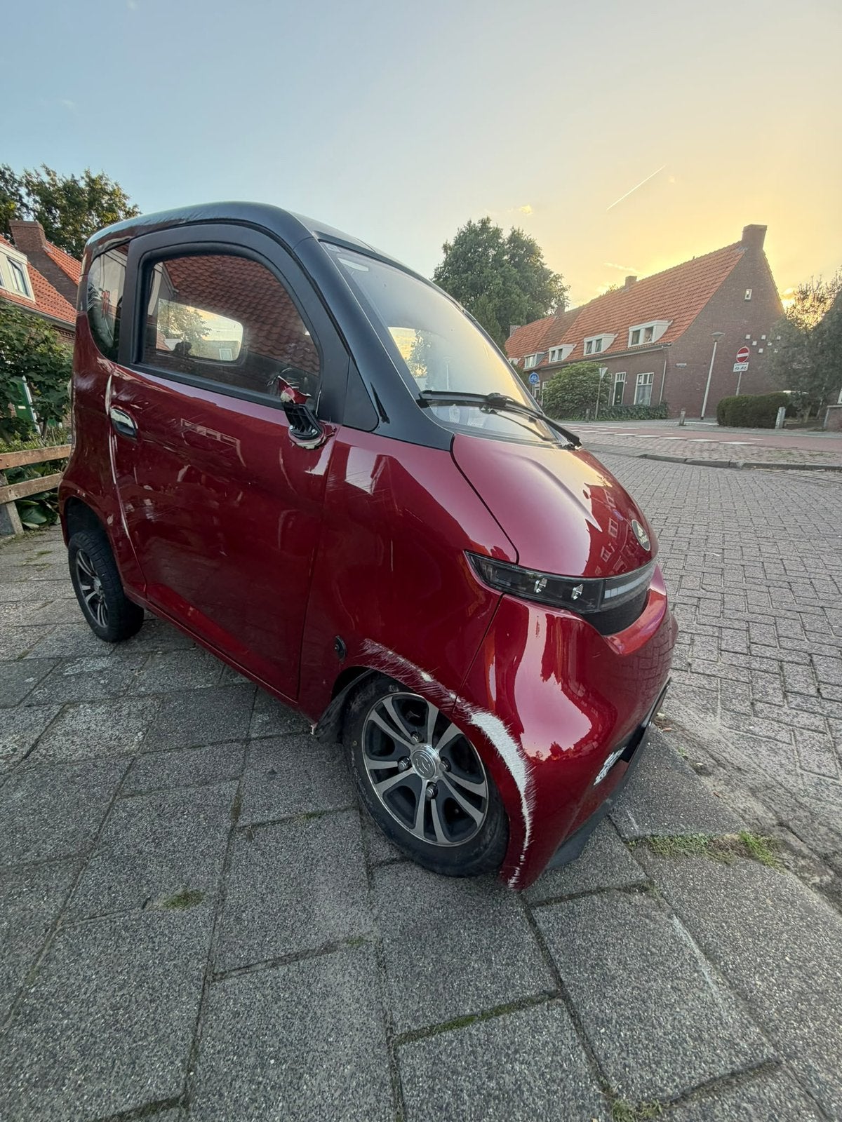 luxe overdekte scootmobiel met schade, Zo goed als nieuw, 16 km/u of meer, 46 km of meer, Ophalen