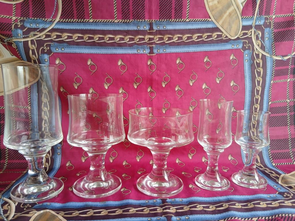 Vintage glasservies. 6 ijscoupe. 5 bierglazen, 4 wijnglazen,, Ophalen, Zo goed als nieuw, Overige typen