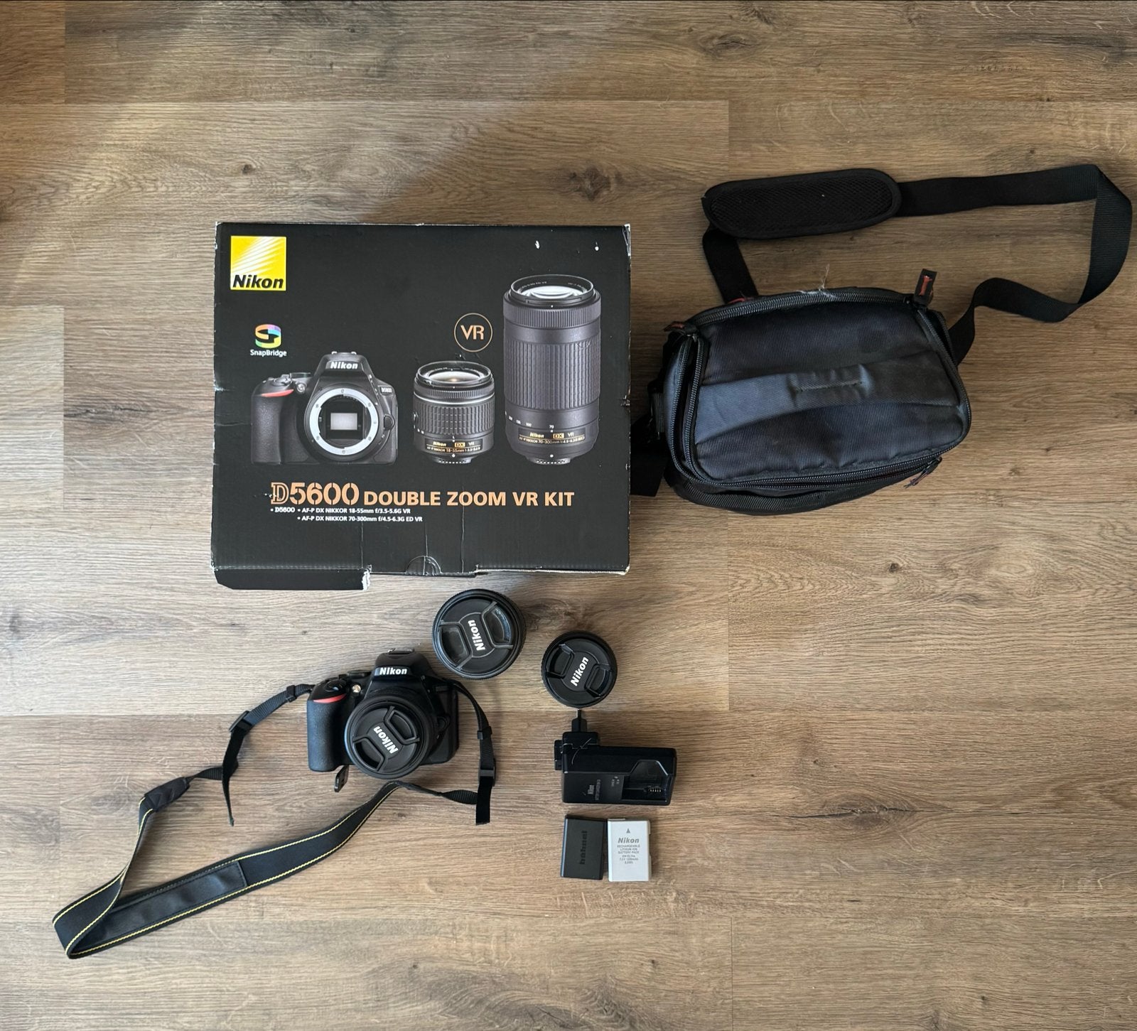 Nikon D5600 spiegelreflexcamera met 3 lenzen, Spiegelreflex, Beeldstabilisatie, Ophalen of Verzenden, Zo goed als nieuw