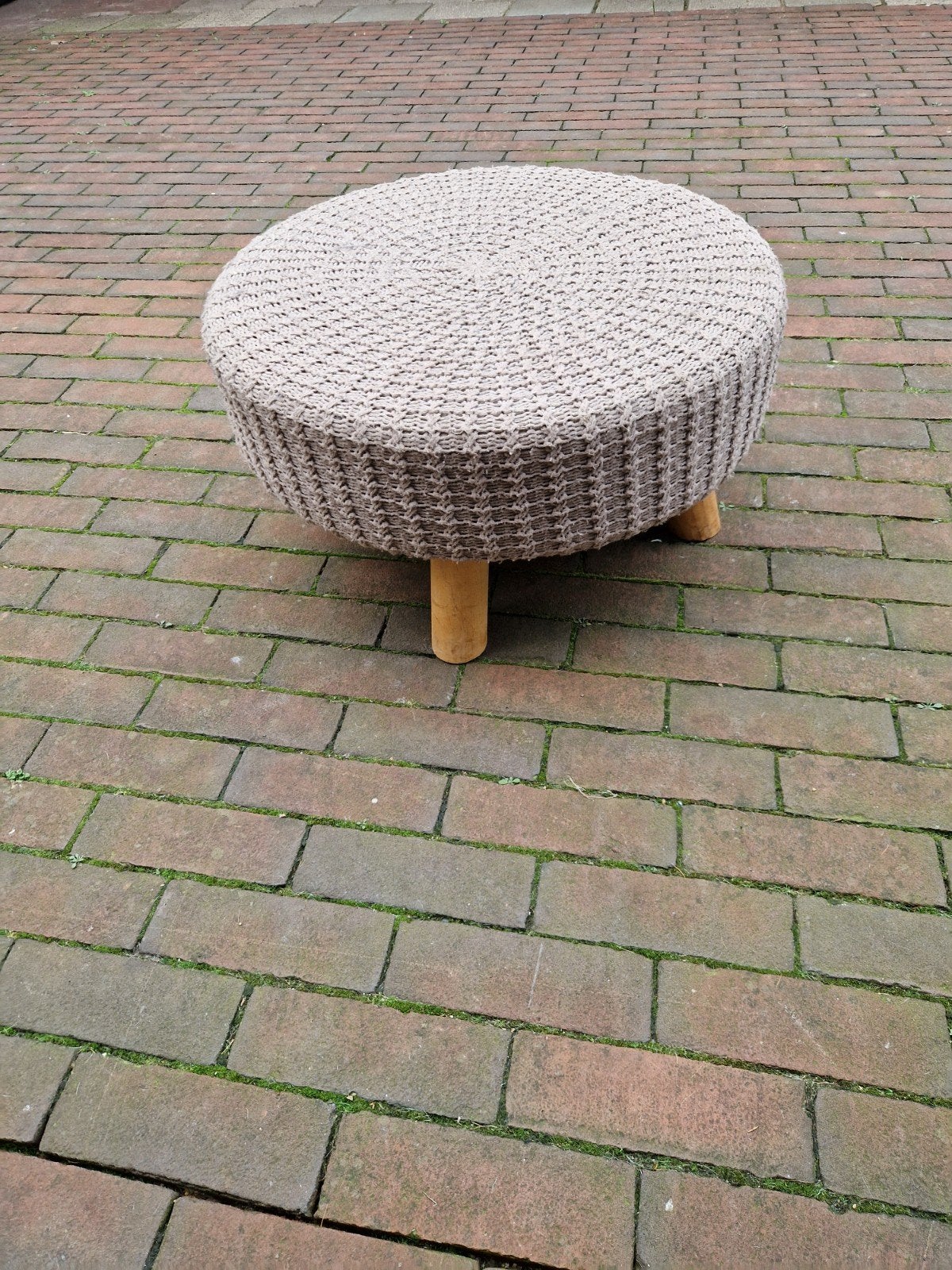 GEBREIDE POEF, Ophalen of Verzenden, Rond, 50 tot 75 cm, 50 tot 75 cm