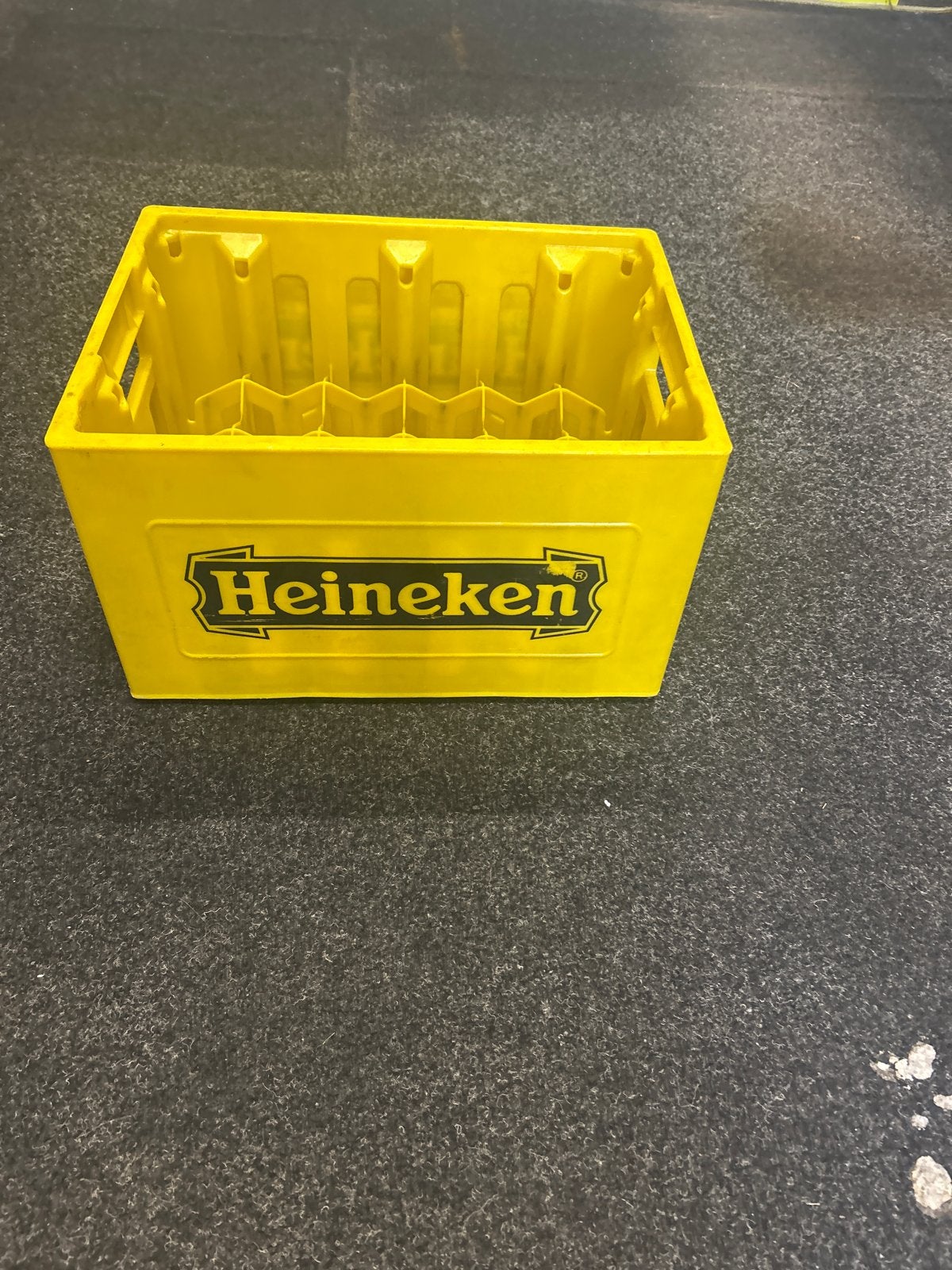 Heineken bierkrat - Geel, 24 flesjes, Gebruikt, Minder dan 35 cm, Ophalen of Verzenden, Minder dan 40 cm