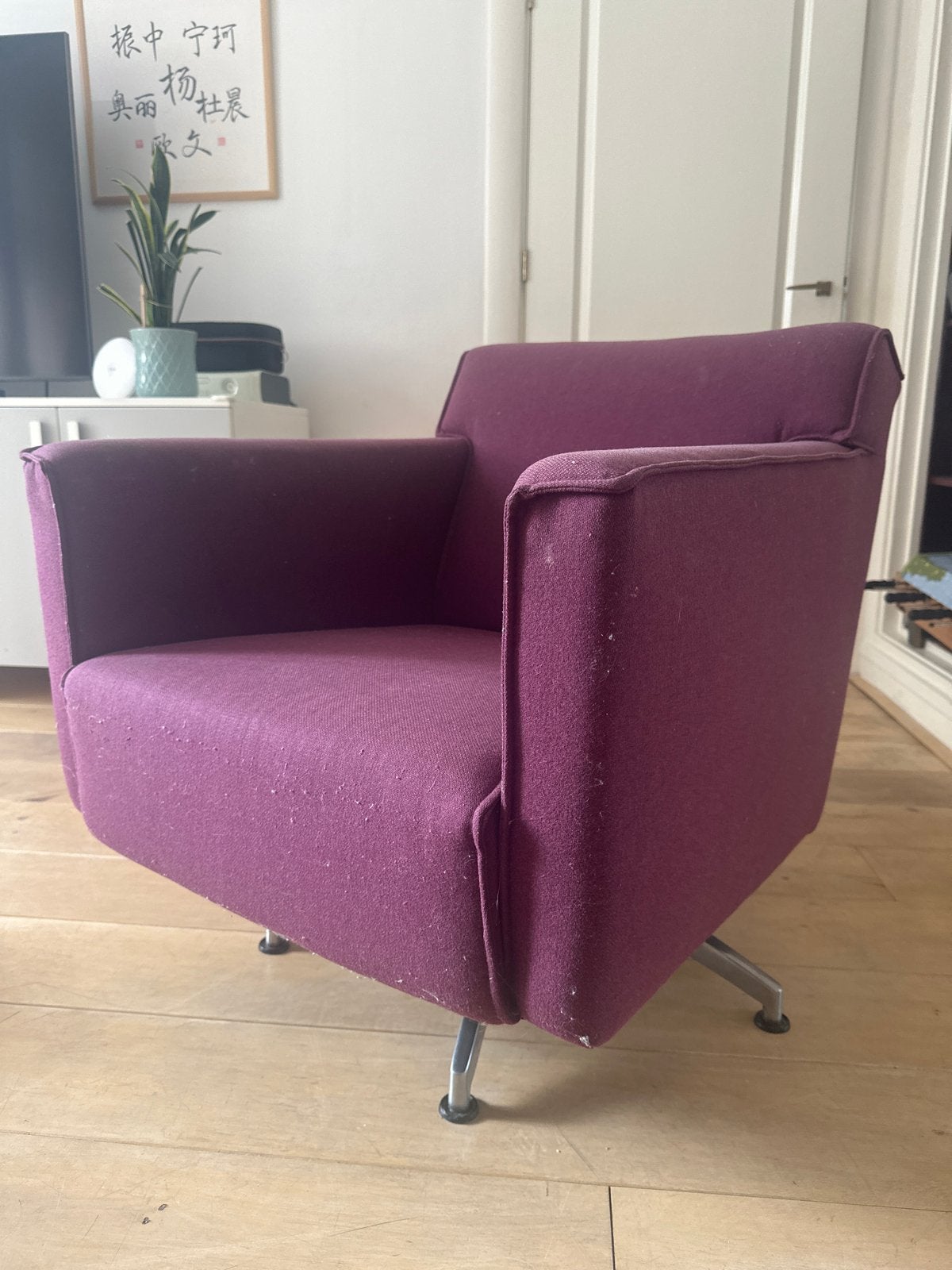 Paarse stoffen fauteuil met lichte gebruikssporen, Ophalen, Gebruikt, 75 tot 100 cm, Stof