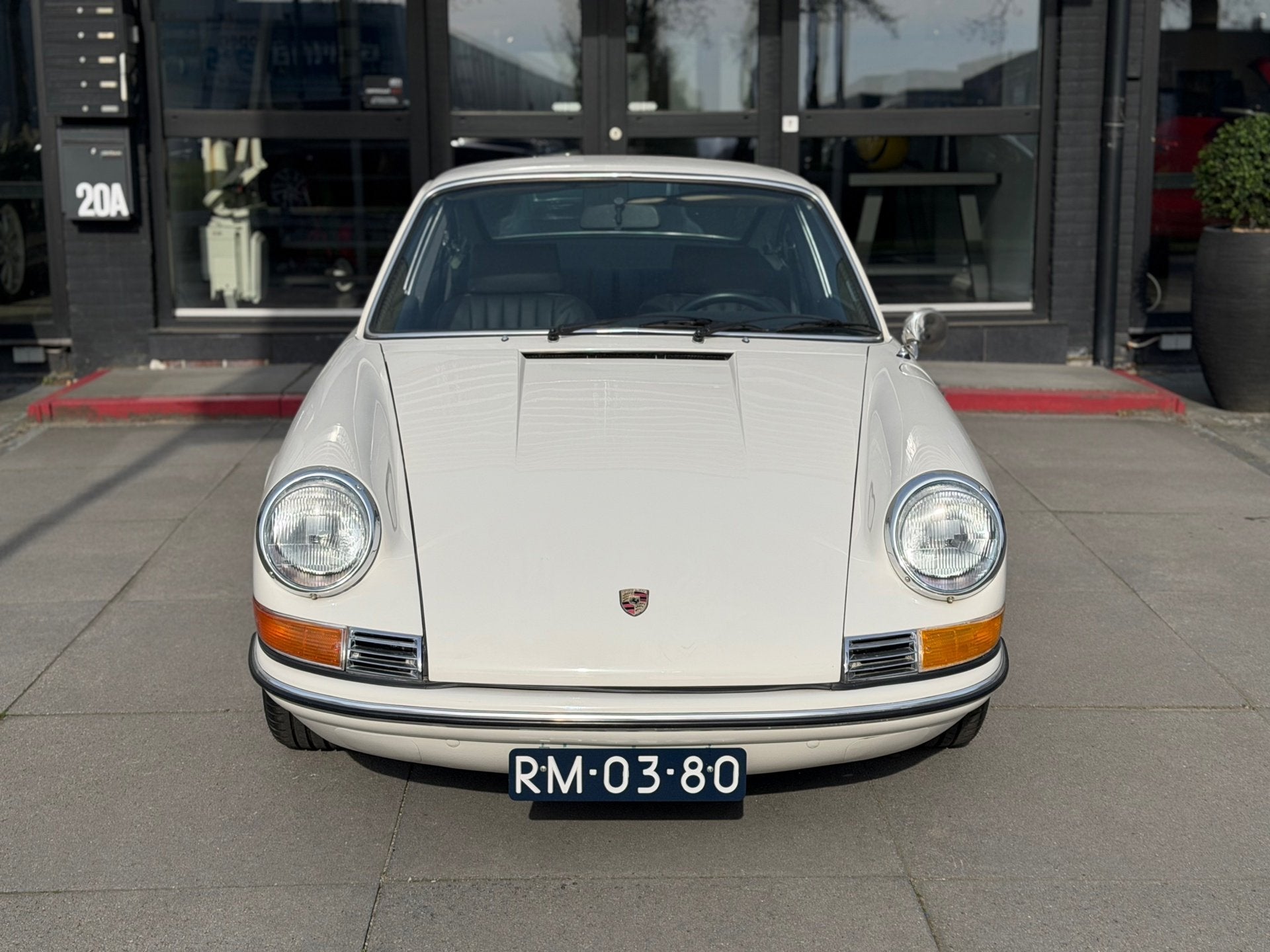 Porsche 911 T 2.4 130PK Coupé, Gebruikt, 4 stoelen, Wit, Leder
