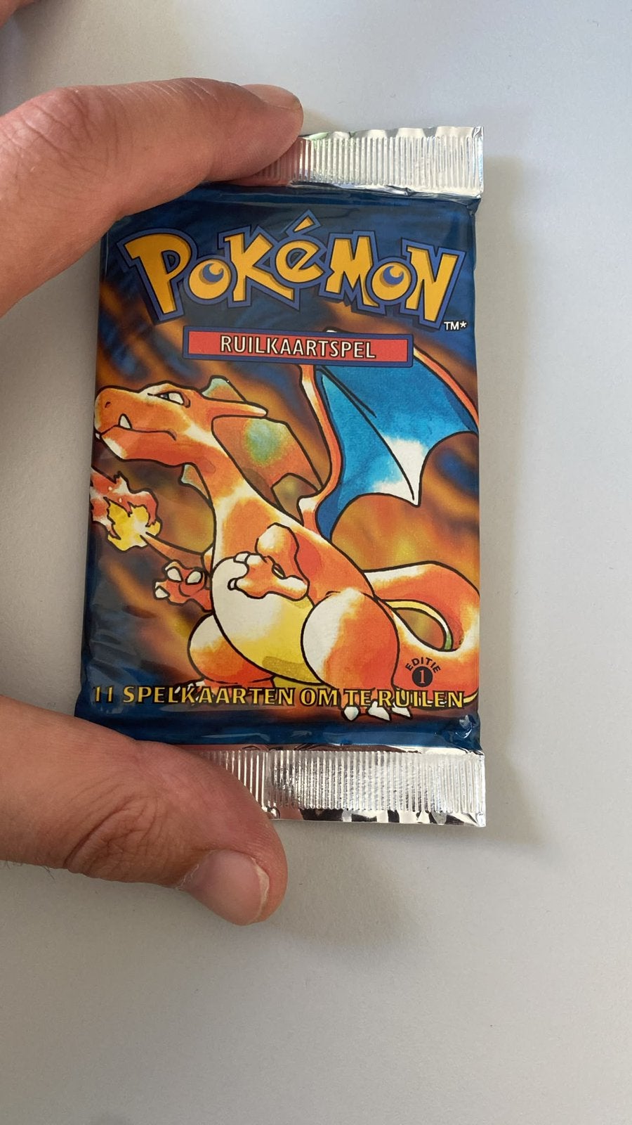 First edition pokemon base set booster pack charizard dutch, Ophalen, Nieuw, Booster
