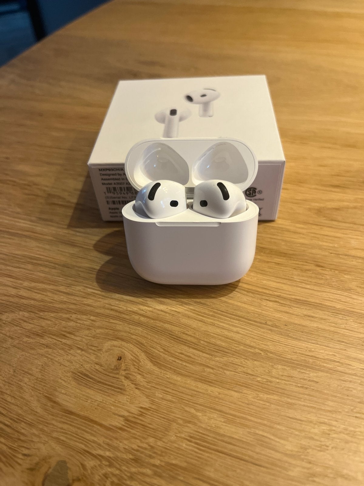 Apple AirPods 4e generatie - Zo goed als nieuw, In-ear, Bluetooth, Ophalen of Verzenden, Zo goed als nieuw