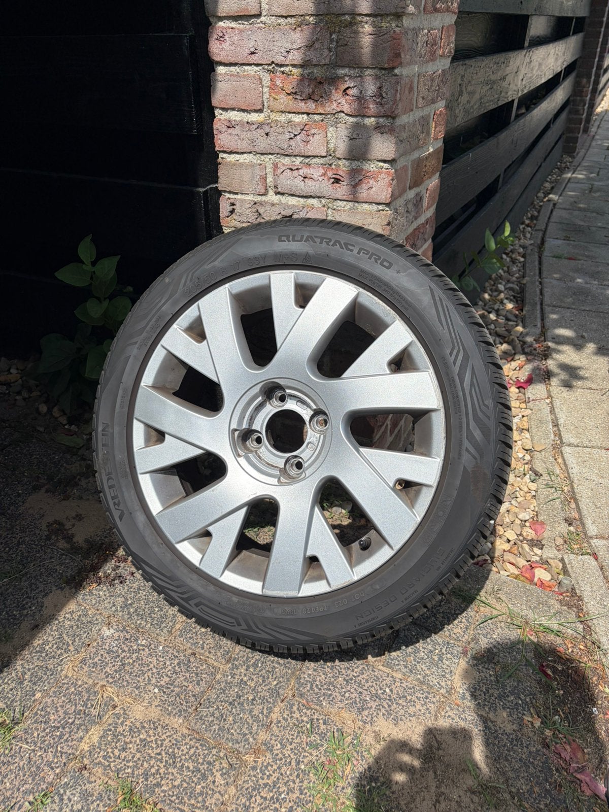 17 inch 4x108 Citroën Peugeot met bijna nieuwe allseasons!, Auto-onderdelen, Banden en Velgen, Ophalen, Gebruikt, Banden en Velgen