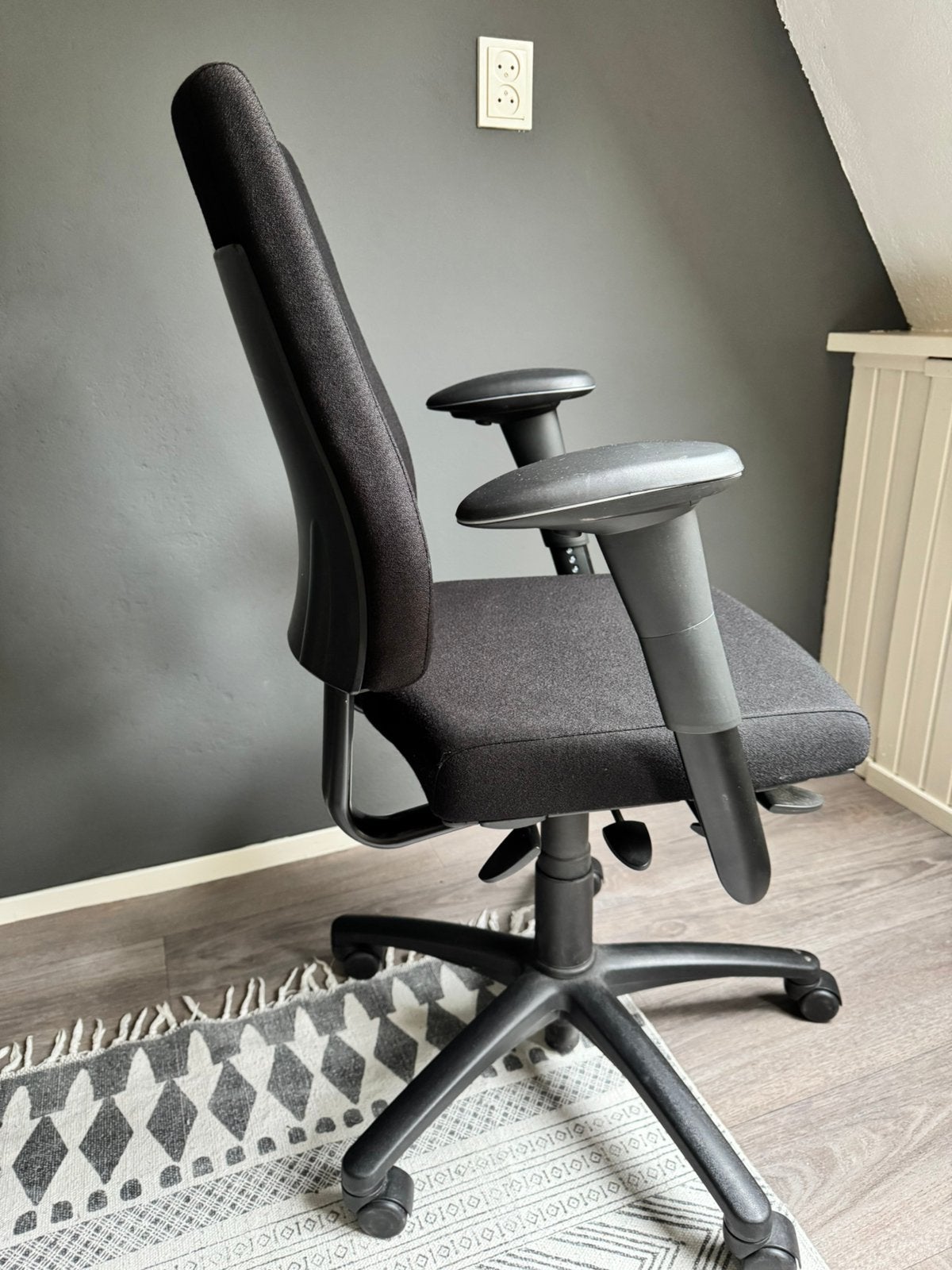 Axia BMA bureaustoel luxe uitvoering als nieuw, Huis en Inrichting, Ophalen, Ergonomisch, Zo goed als nieuw, Zwart