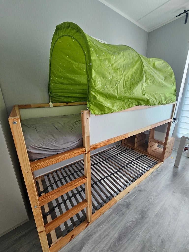IKEA bed Kura met lattenbodem en bedtent, Ophalen, 85 tot 100 cm, Gebruikt, Hoogslaper of Stapelbed
