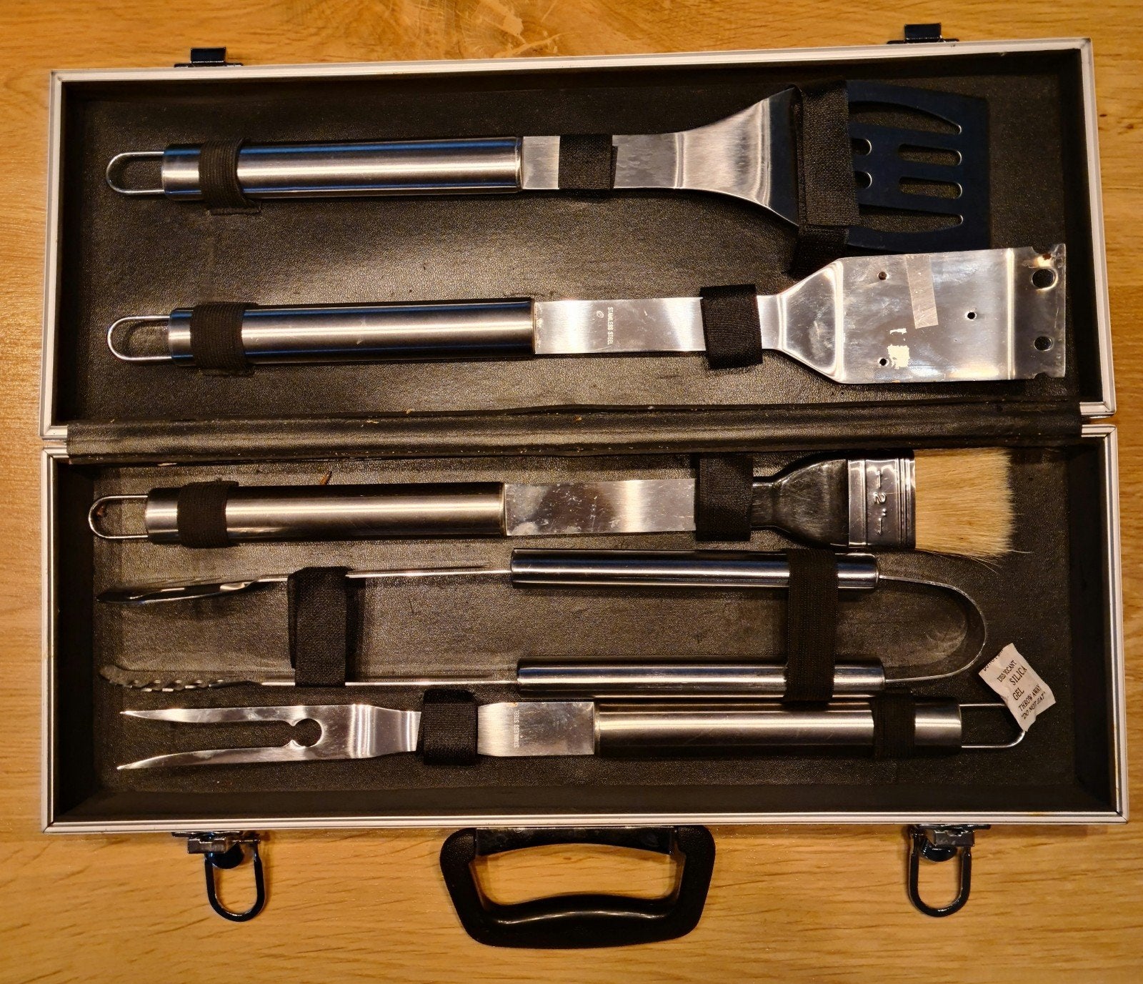 5-delige BBQ set in aluminium koffer, Ophalen of Verzenden, Zo goed als nieuw