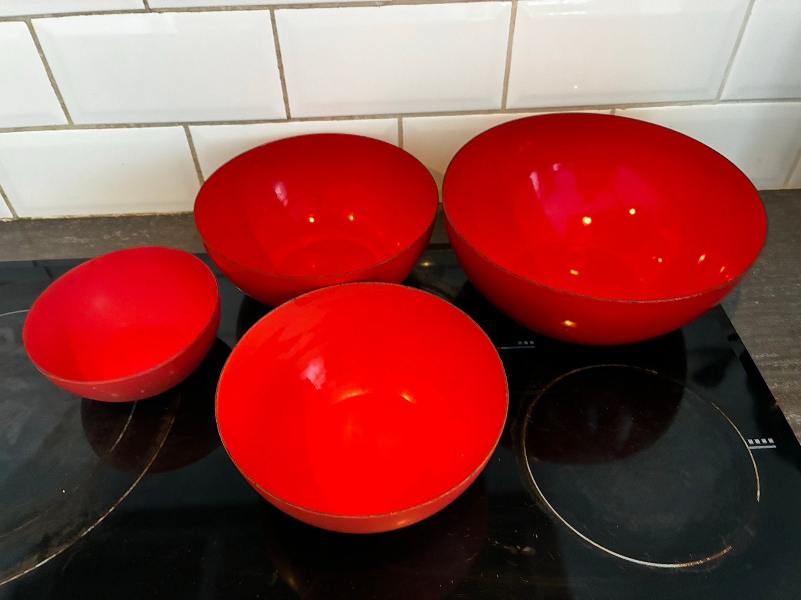 Set van 4 Finel emaille kommen, rood, Made in Finland, Antiek en Kunst, Verzenden