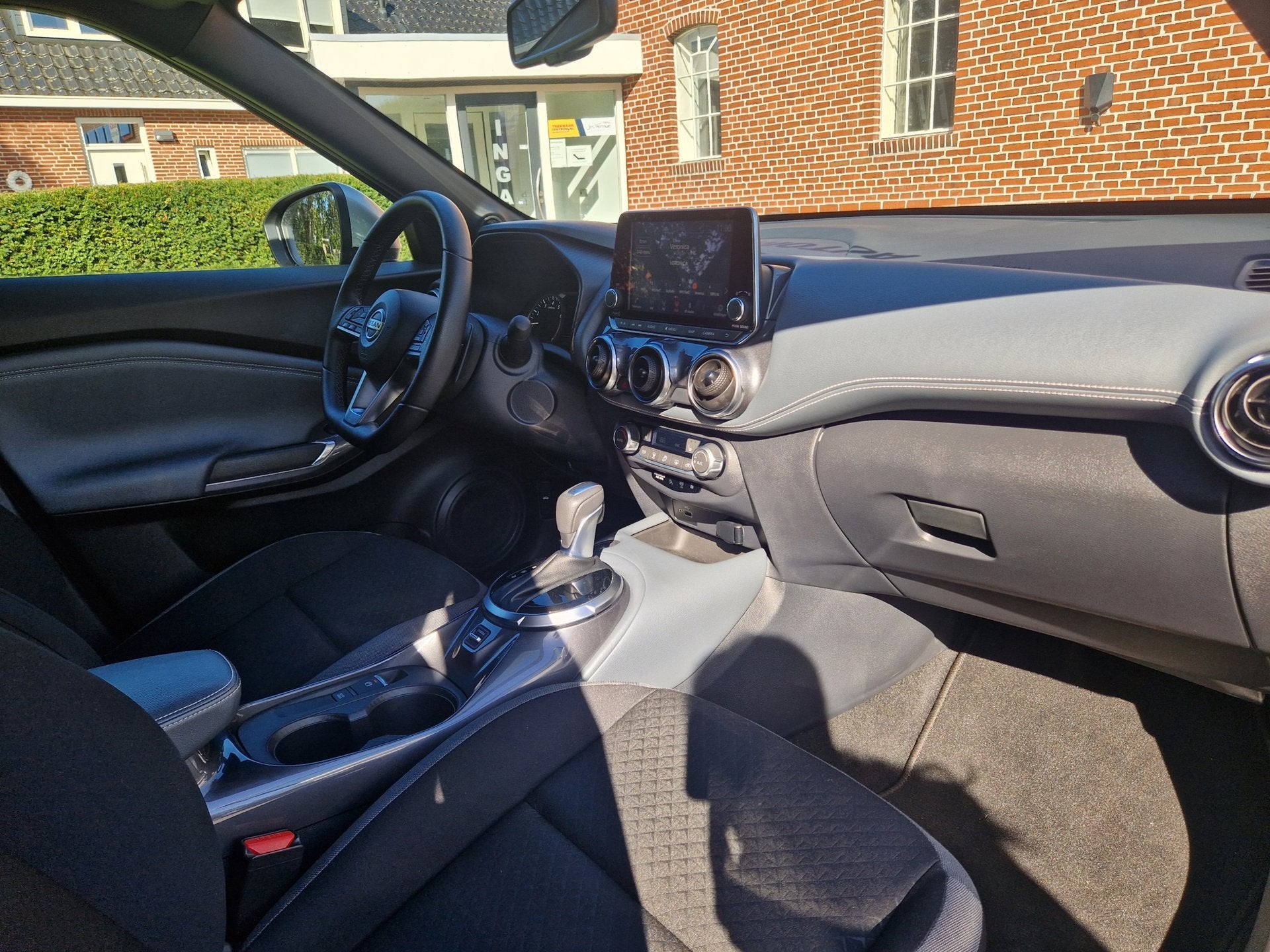 Foto 17 van Nissan Juke 1.0 DIG-T N-Design AUTOMAAT !