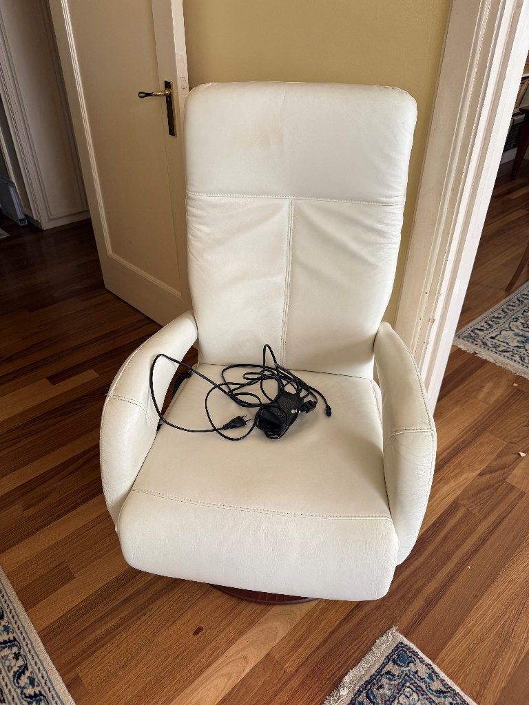 Witte Leren Relaxfauteuil met afstandsbediening, Huis en Inrichting, Fauteuils, Ophalen, Gebruikt, Modern, Comfort, 75 tot 100 cm