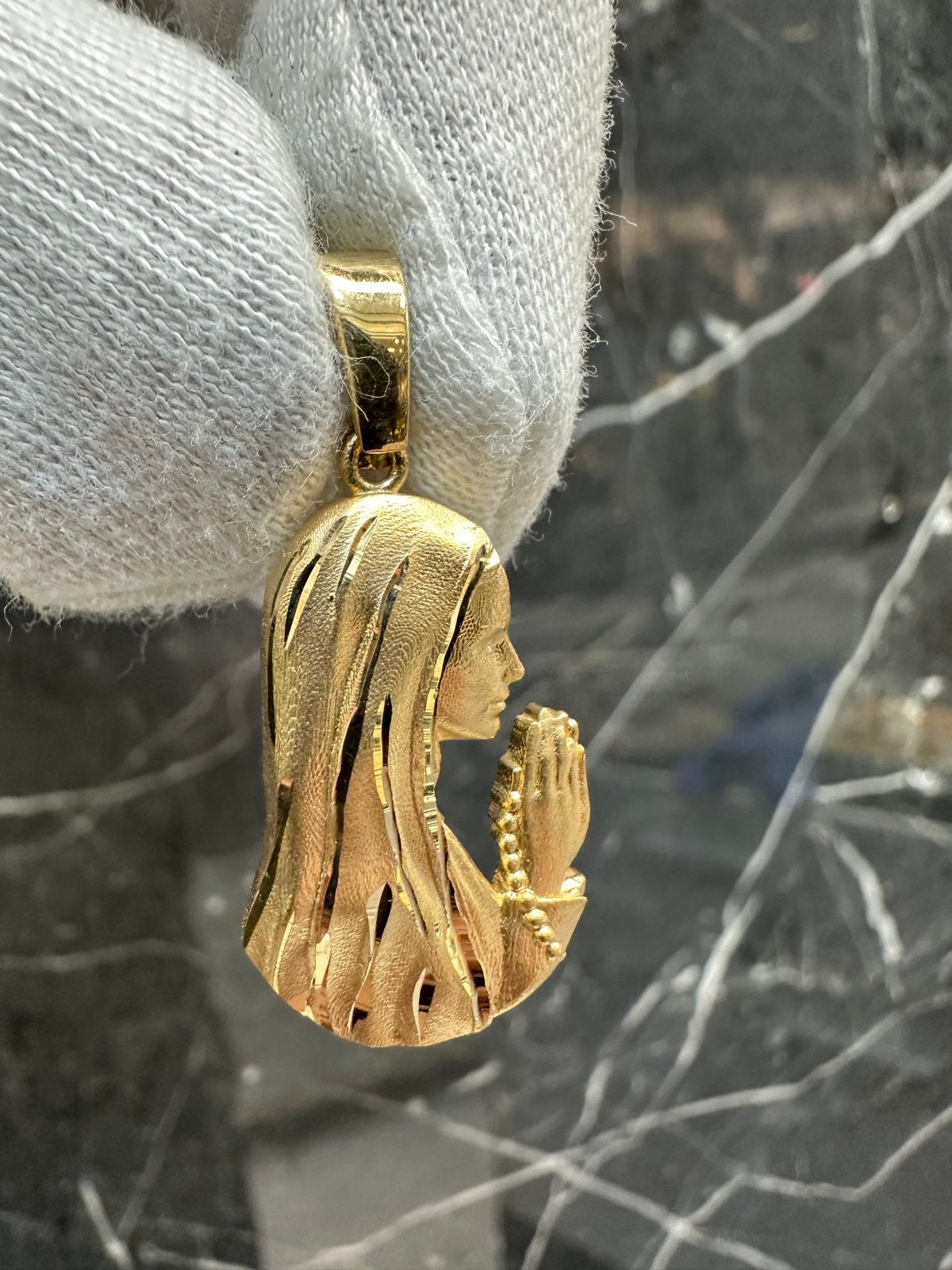 18k Gouden Maria Hanger - Gebedshanger, Ophalen of Verzenden, Gebruikt, Goud, Overige voorstellingen