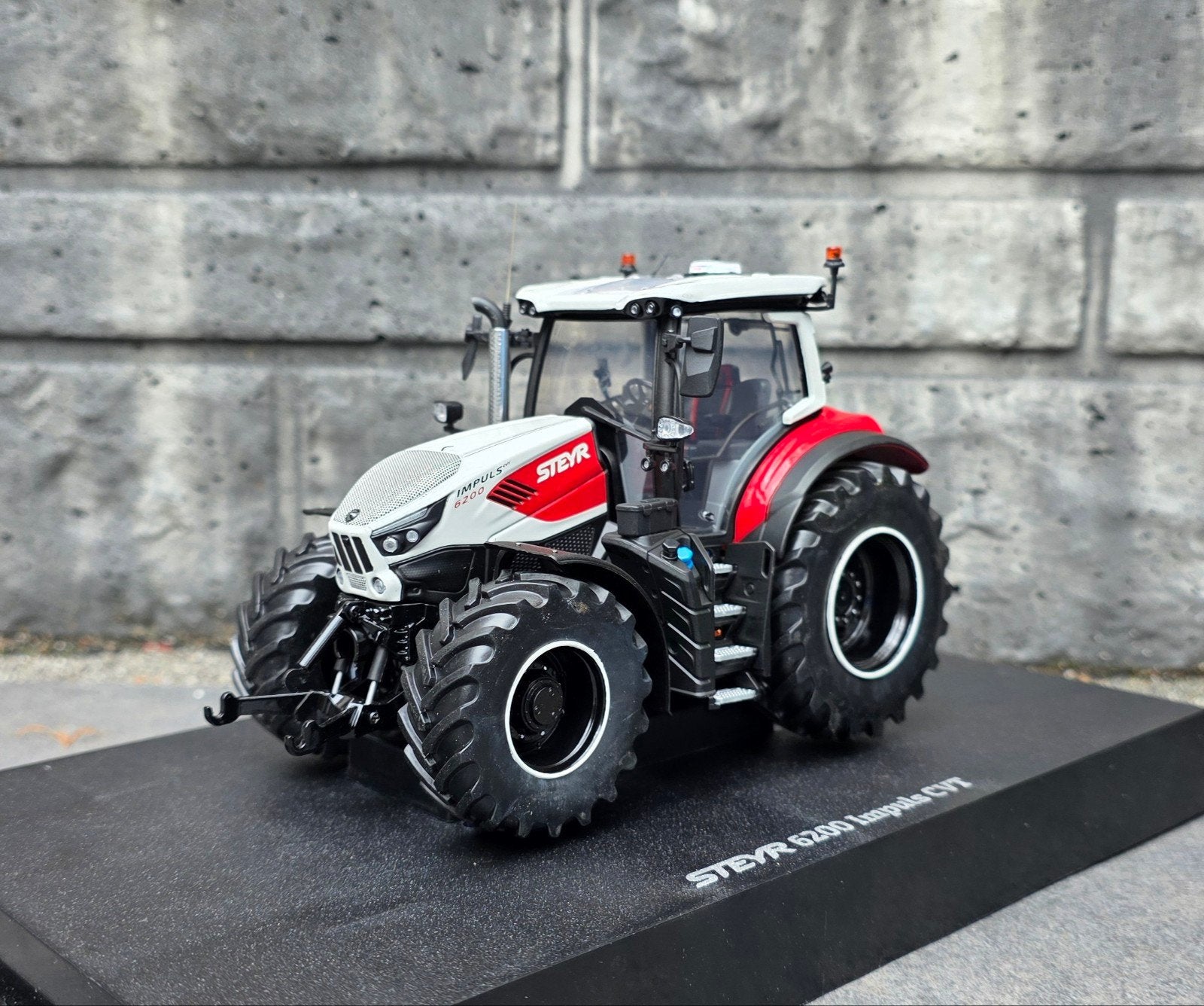 Verbouwde Steyr 6200 CVT 1:32, Hobby en Vrije tijd, Ophalen of Verzenden, Nieuw, Tractor of Landbouw, Universal Hobbies