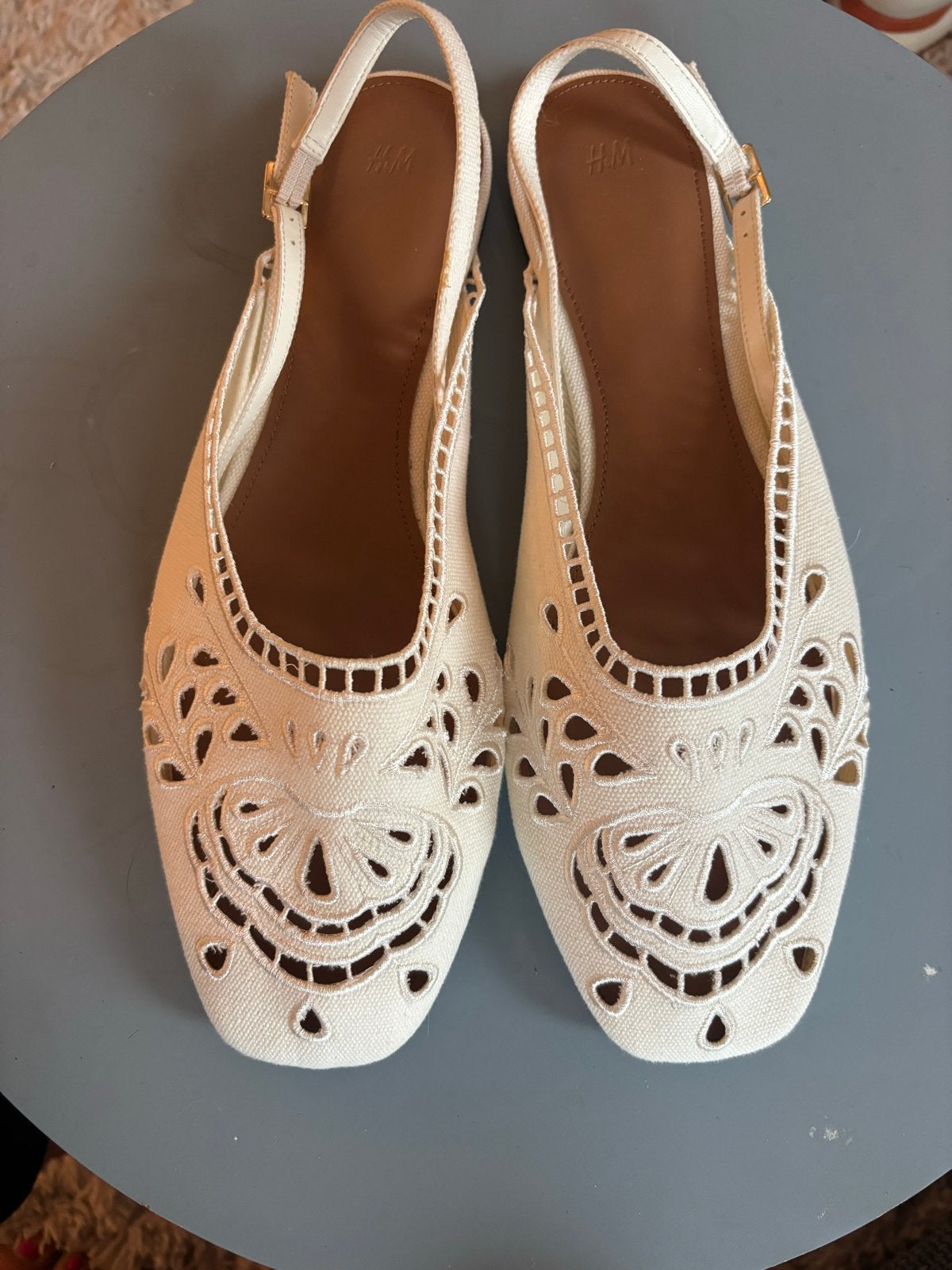H&M Crèmekleurige Ballerina's met Uitgesneden Details, Ophalen of Verzenden, Nieuw, Beige, Ballerina's