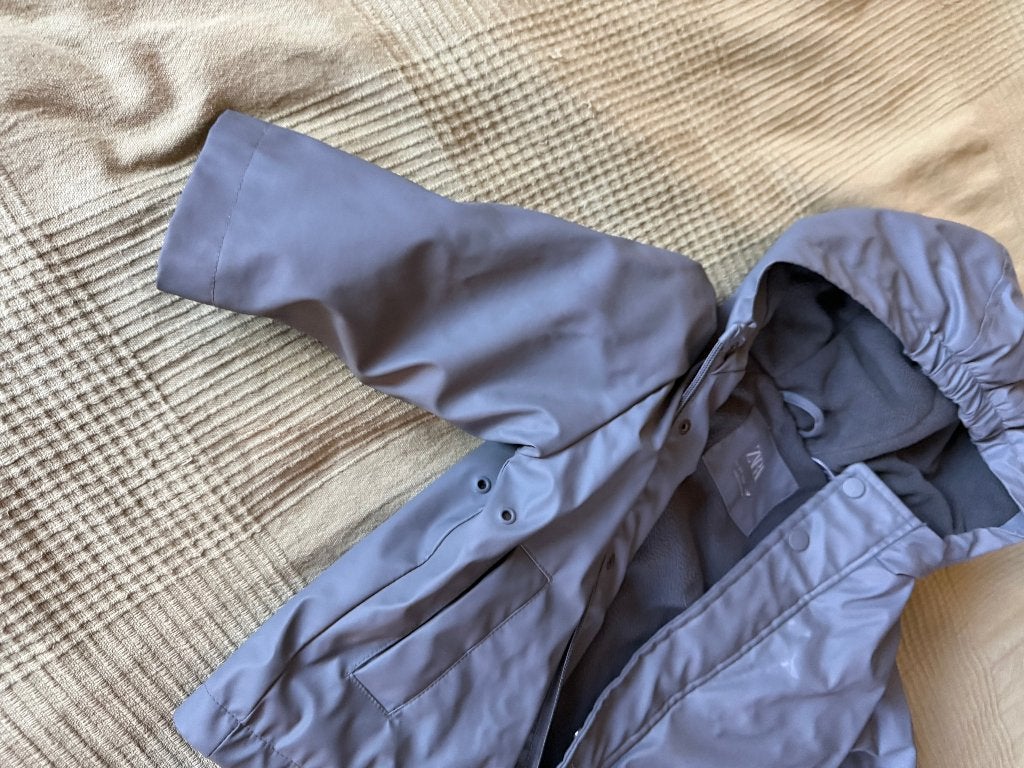 Zara Regenjas 86, Ophalen of Verzenden, Zo goed als nieuw, Regenjas, Kinderen