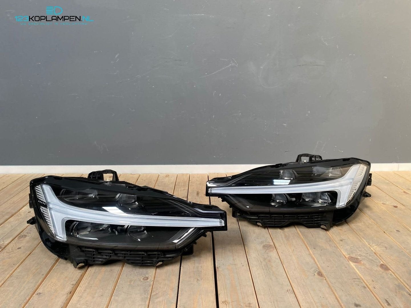 Volvo XC60 2 facelift MID LED koplamp koplampen links rechts, Auto-onderdelen, Ophalen, Gebruikt, -, -